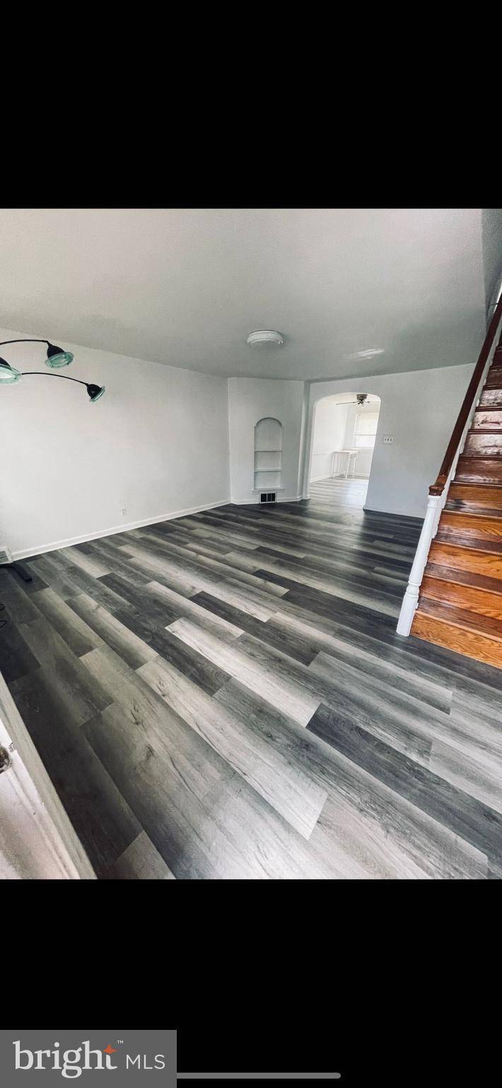 Philadelphia, PA 19149,6412 AKRON ST