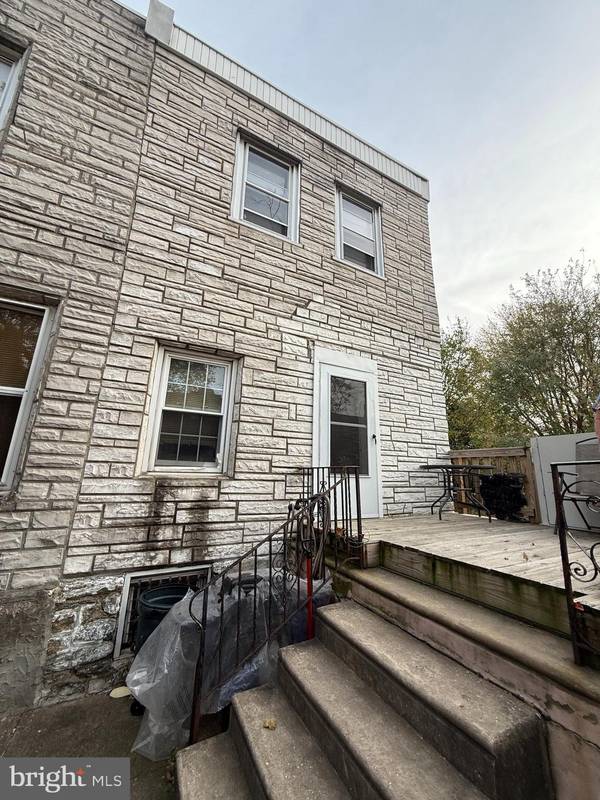 Philadelphia, PA 19135,6127 VANDIKE ST