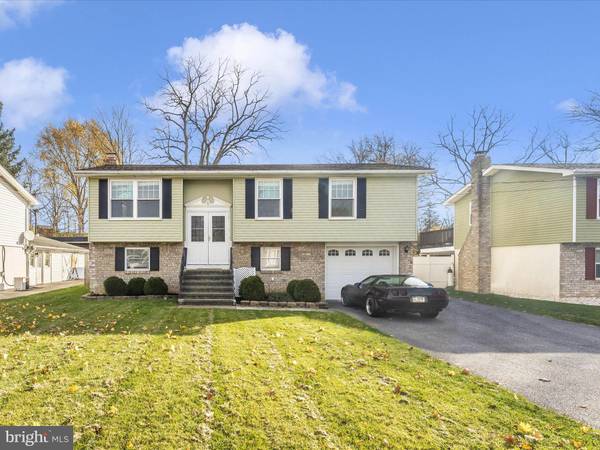 6 EARL ST, Hanover, PA 17331