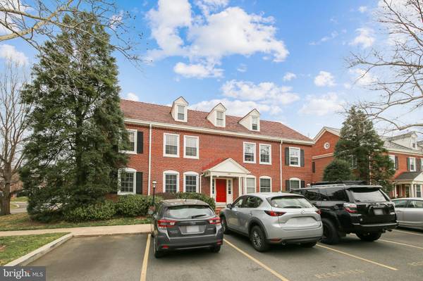 3251 S STAFFORD ST #B1, Arlington, VA 22206