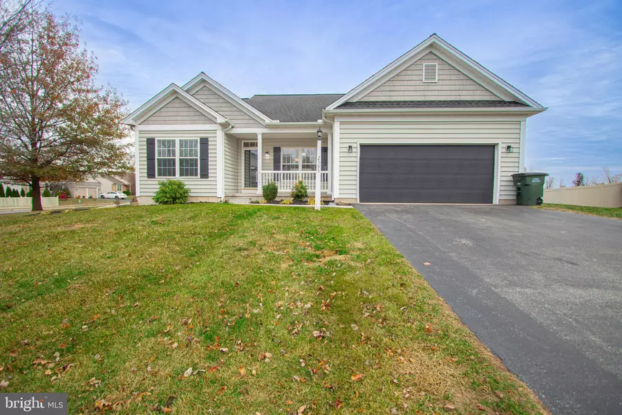 2595 ADMIRE SPRINGS DR, Dover, PA 17315