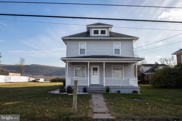 933 E MAIN ST, Hegins, PA 17938