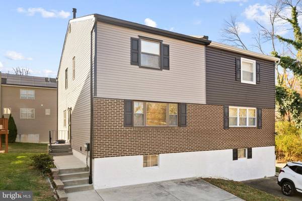 8116 LAWNTON ST, Philadelphia, PA 19128