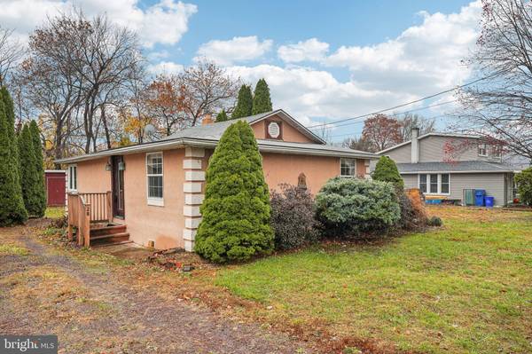 28 3RD ST, Douglassville, PA 19518