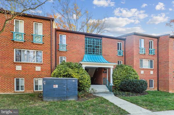 Reston, VA 20191,11811 BRETON CT #22D