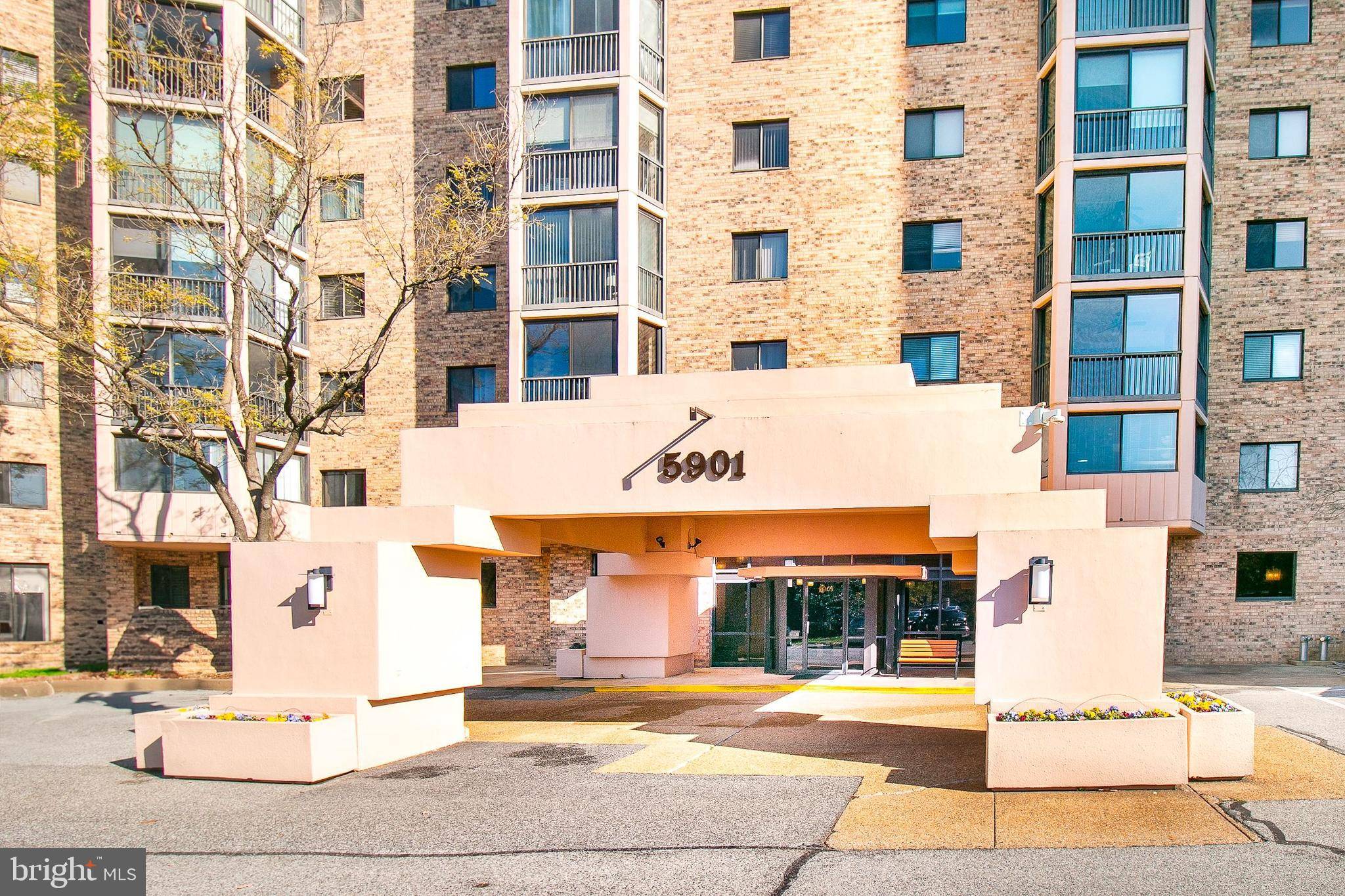 Alexandria, VA 22303,5901 MOUNT EAGLE DR #1101
