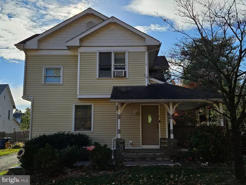 406 W WAYNE AVE #2ND FLR, Wayne, PA 19087