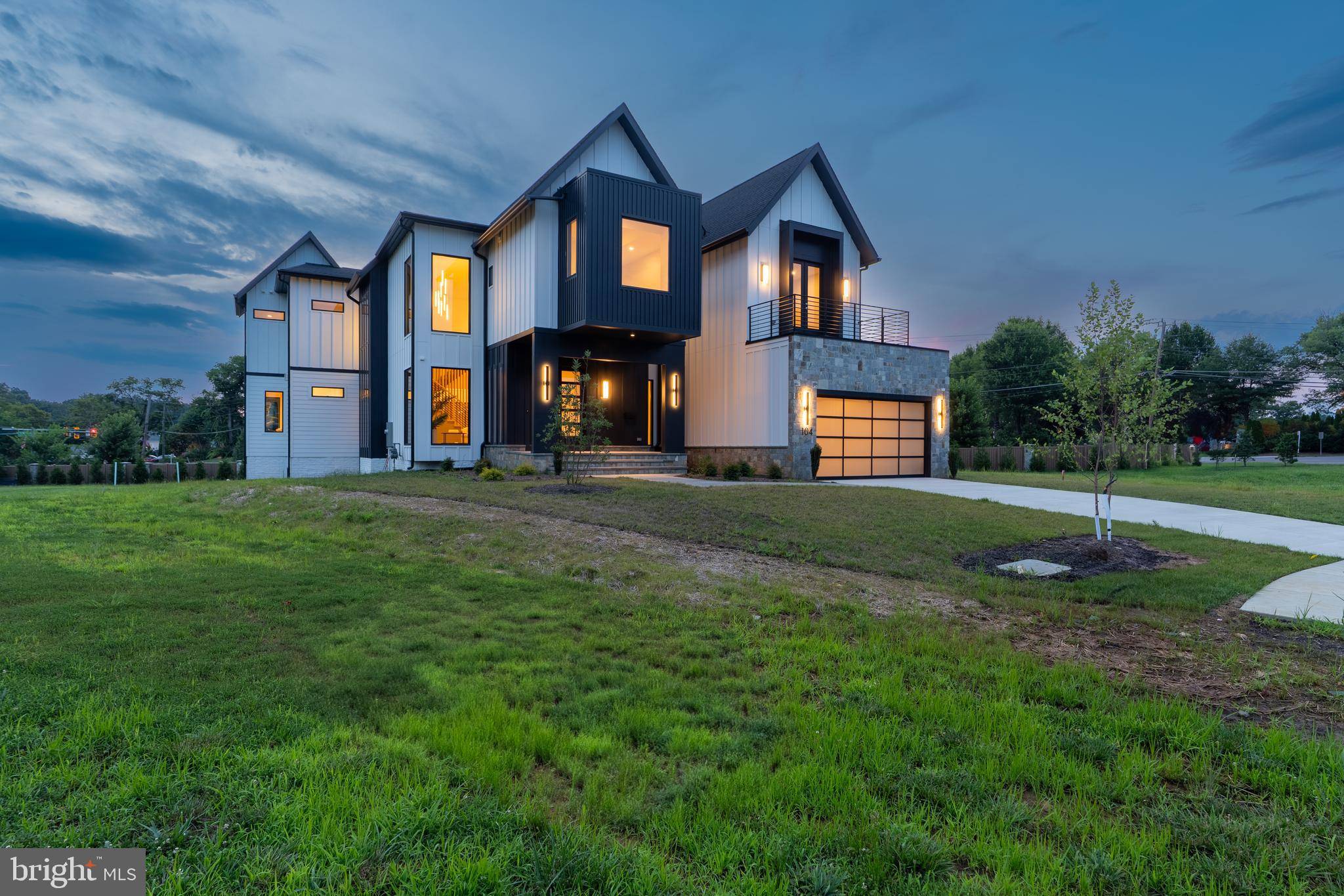 Vienna, VA 22180,104 MASHIE CT SE