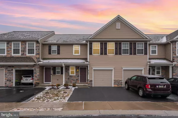 8104 LENKER, Harrisburg, PA 17112