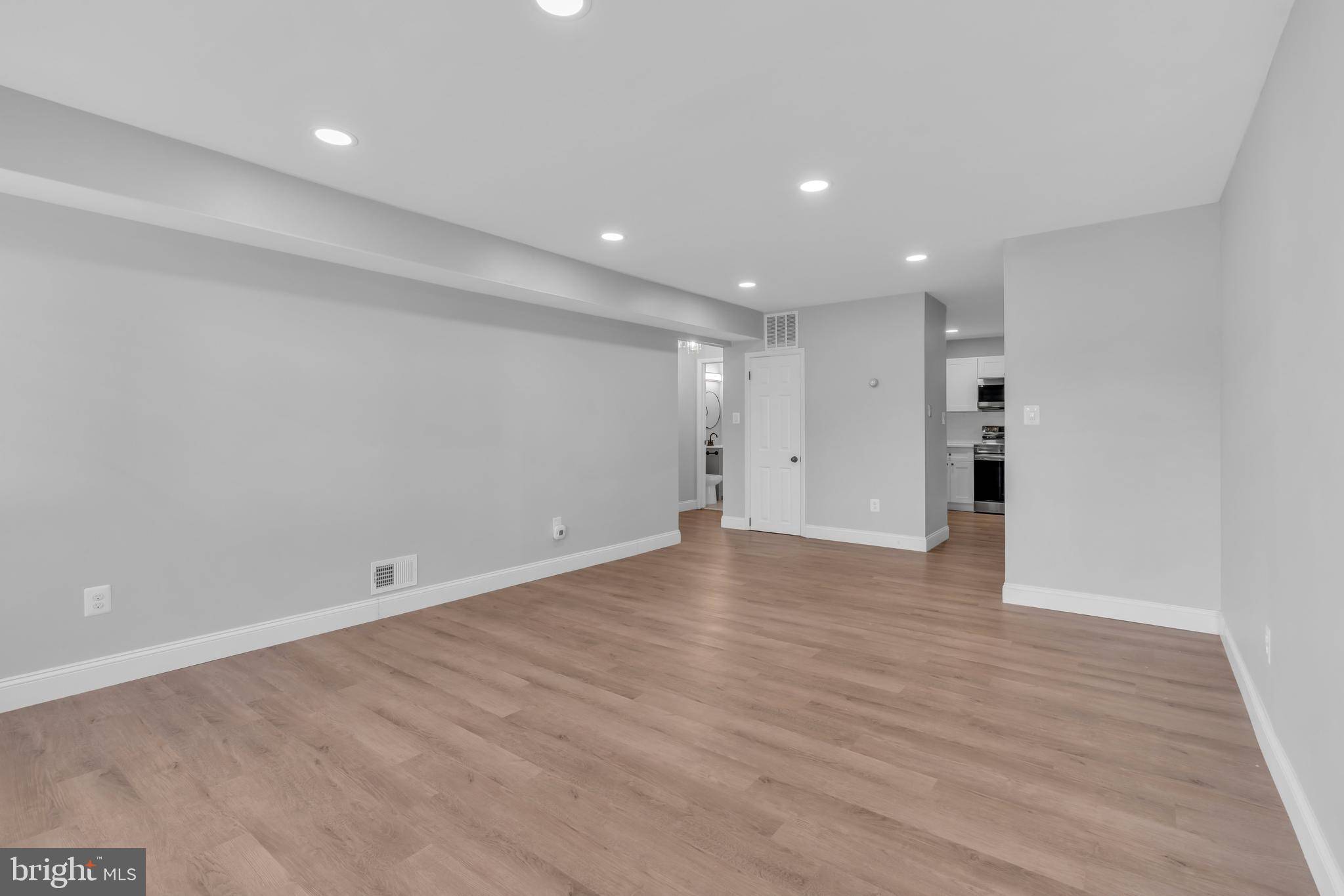 Hightstown, NJ 08520,9 AVON DR #A