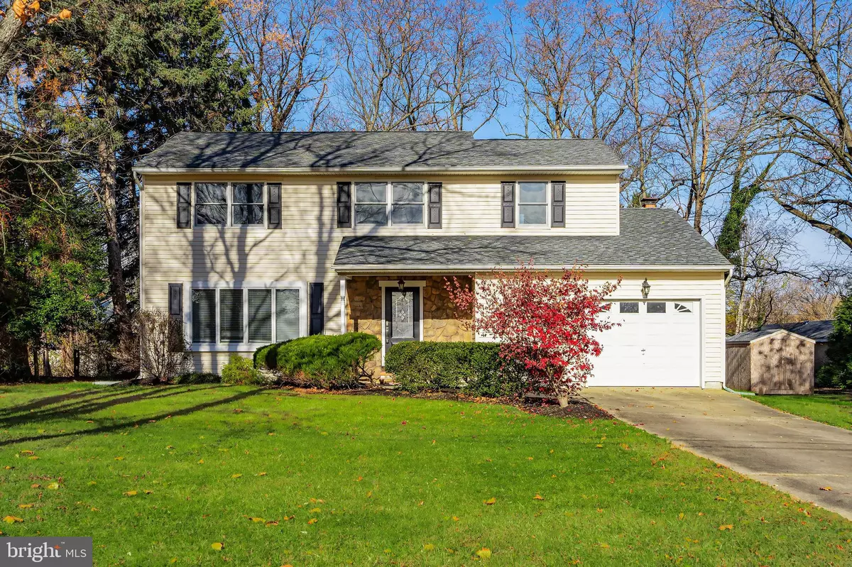 Moorestown, NJ 08057,102 LOIS LN