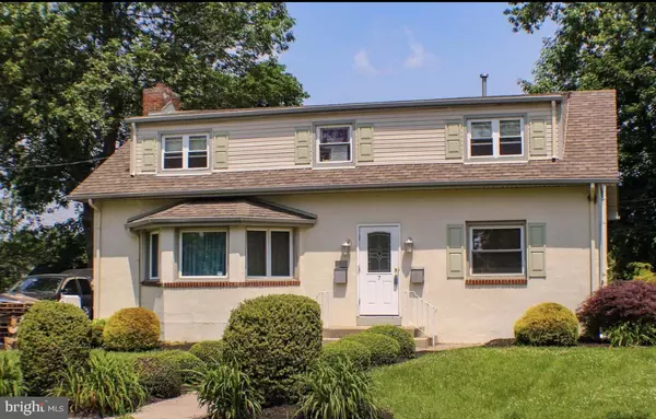 7 KENDALL BLVD, Oaklyn, NJ 08107