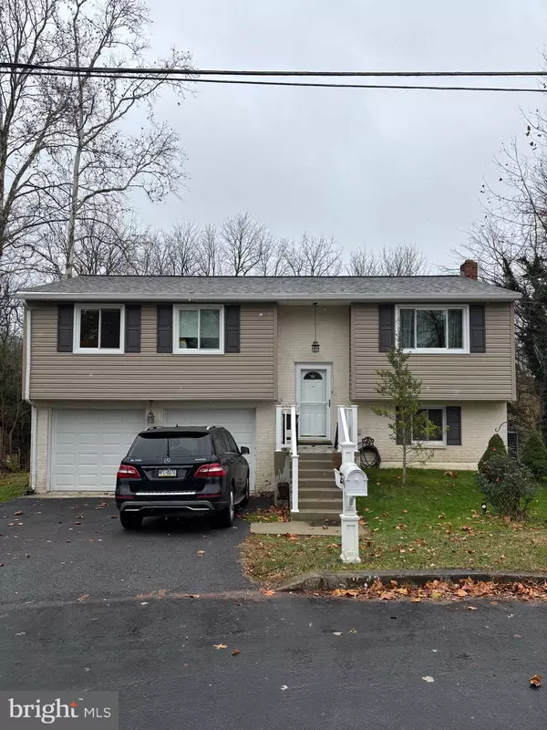 2642 PIKE LN, Lancaster, PA 17603