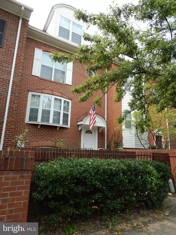 1210 N VERNON ST, Arlington, VA 22201