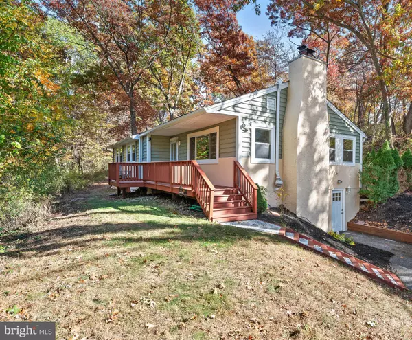 33 DEVON DR, Newtown Square, PA 19073