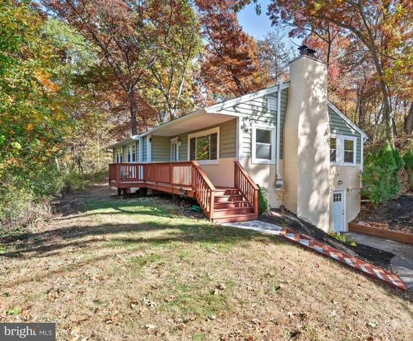 33 DEVON DR,  Newtown Square,  PA 19073