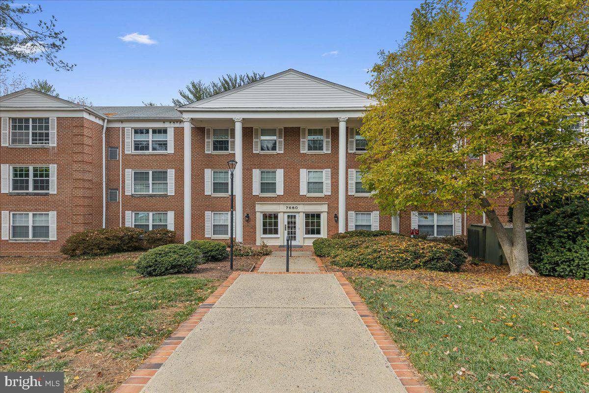 Mclean, VA 22102,7680 TREMAYNE #210