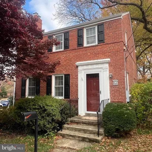 913 N LIVINGSTON ST, Arlington, VA 22205