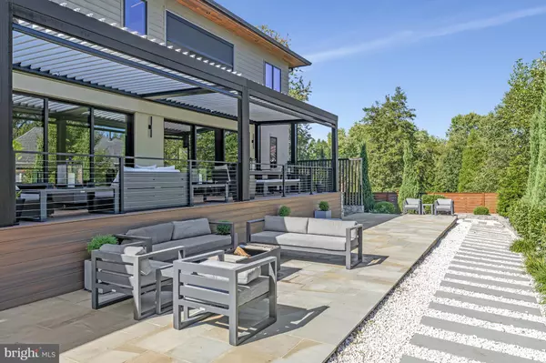 Mclean, VA 22101,1549 BROOKHAVEN DR