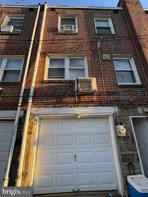 Philadelphia, PA 19135,6644 ERDICK ST