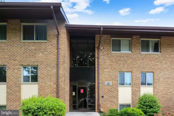 18734 WALKERS CHOICE RD #3, Gaithersburg, MD 20886