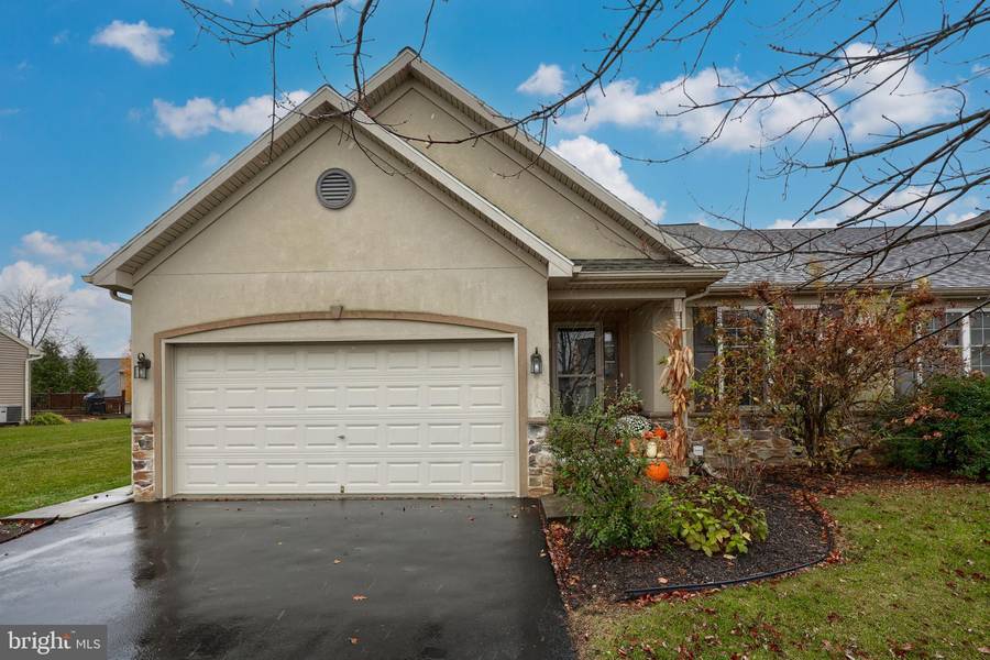 3451 GREEN LEAF DR, Mount Joy, PA 17552