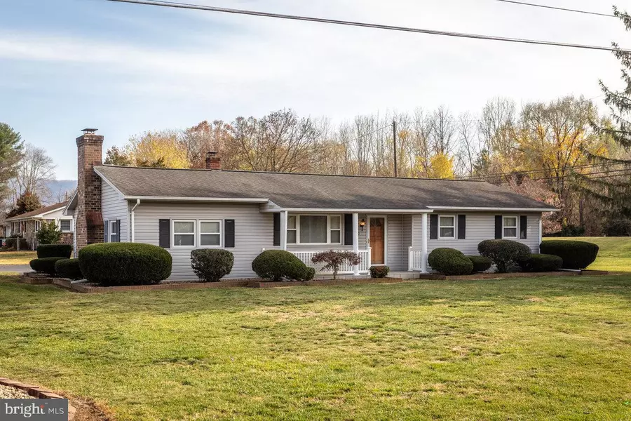 300 HOLLY AVE, Grottoes, VA 24441