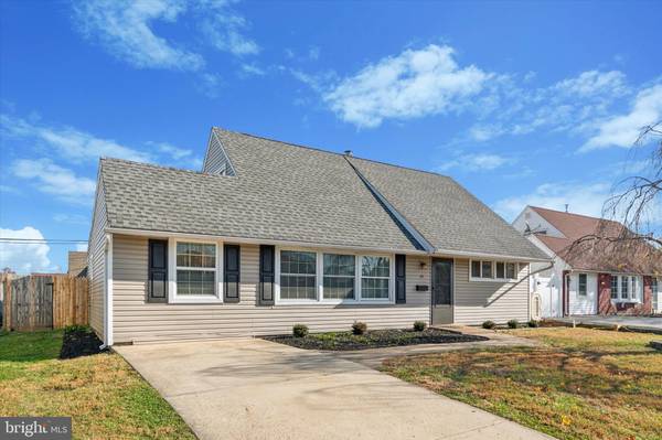 14 JEWEL LN, Levittown, PA 19055