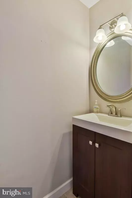 9233 KRISTY DR Manassas Park, VA 20111