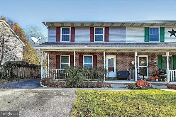 17 CRESCENT LN, Littlestown, PA 17340