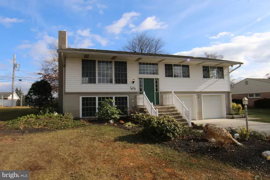 13 AMHERST DR, Camp Hill, PA 17011