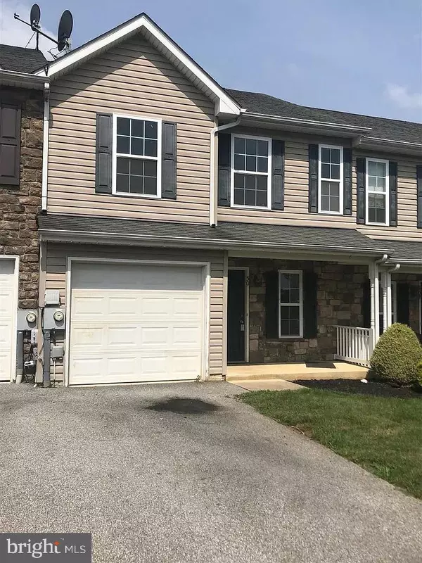 50 FUZZY TAIL DR, Ranson, WV 25438