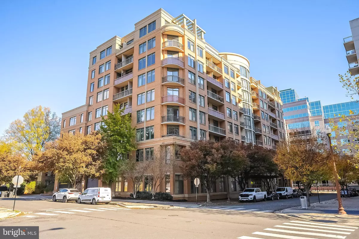 Arlington, VA 22201,3625 10TH ST N #211