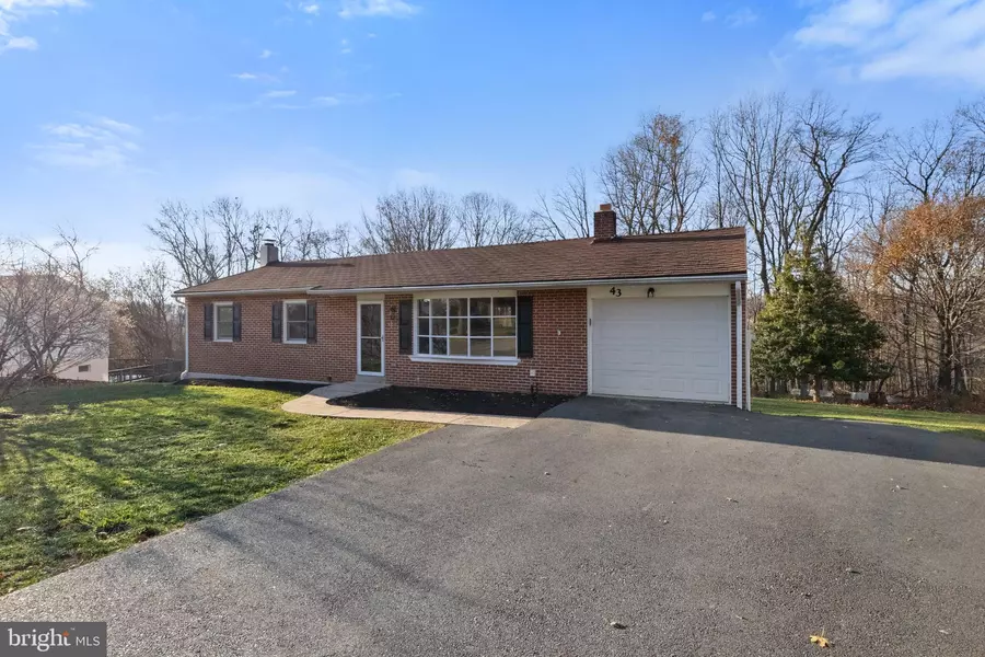 43 WASHINGTON RD, New Freedom, PA 17349