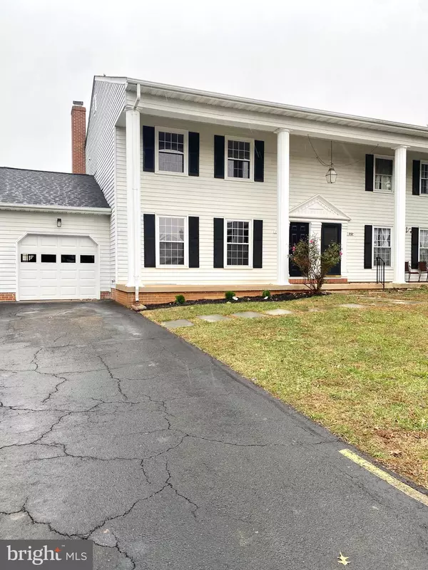 Warrenton, VA 20186,559 TIFFANY CT