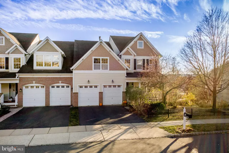 298 HOLCOMBE WAY, Lambertville, NJ 08530