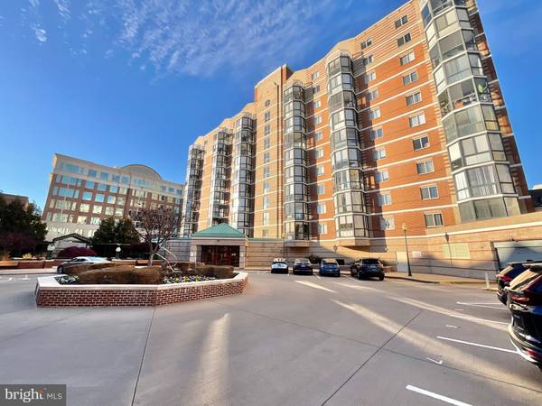 24 COURTHOUSE SQ #811, Rockville, MD 20850