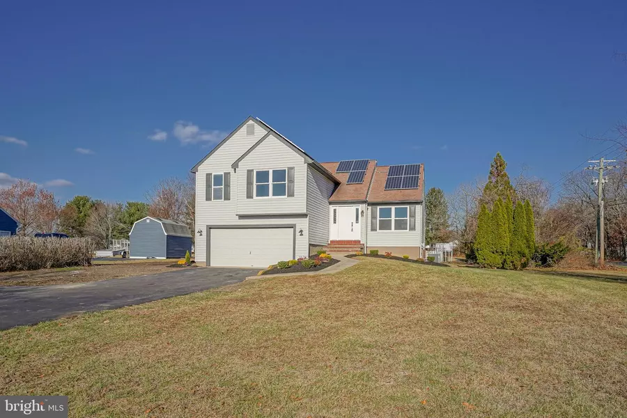 8 CRYSTA CT, Franklinville, NJ 08322