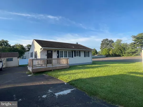 1315 FROSTY HOLLOW RD, Langhorne, PA 19047