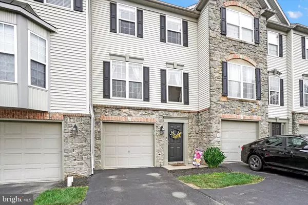 York, PA 17402,2766 HUNTERS CREST DR #2