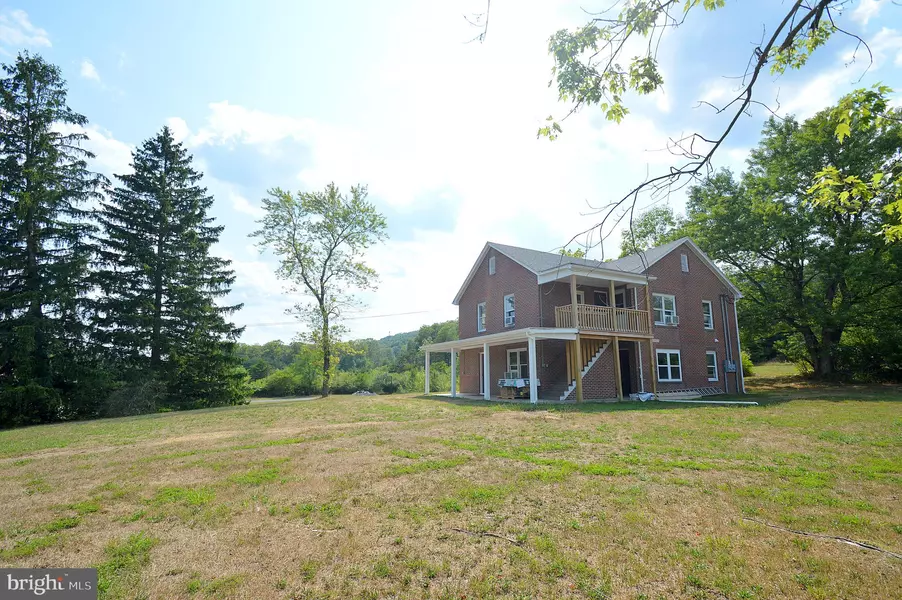 2320 VALLEY RD #1, Berkeley Springs, WV 25411