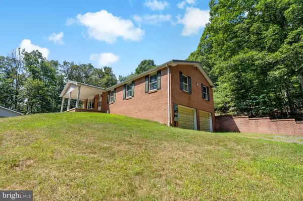 Great Cacapon, WV 25422,6189 MILO SCHOOL RD