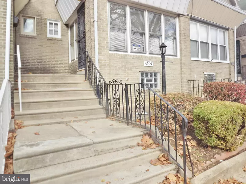 5909 NASSAU RD, Philadelphia, PA 19151