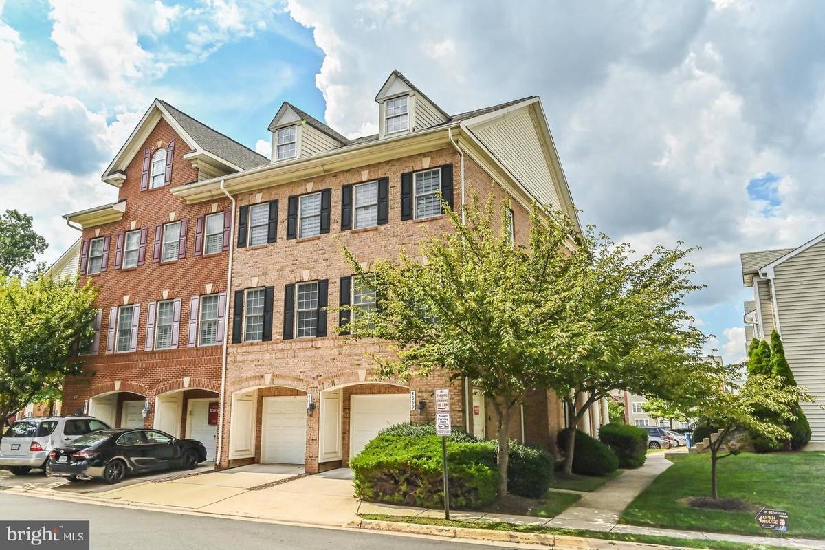 Fairfax, VA 22033,4699 RED ADMIRAL WAY #143