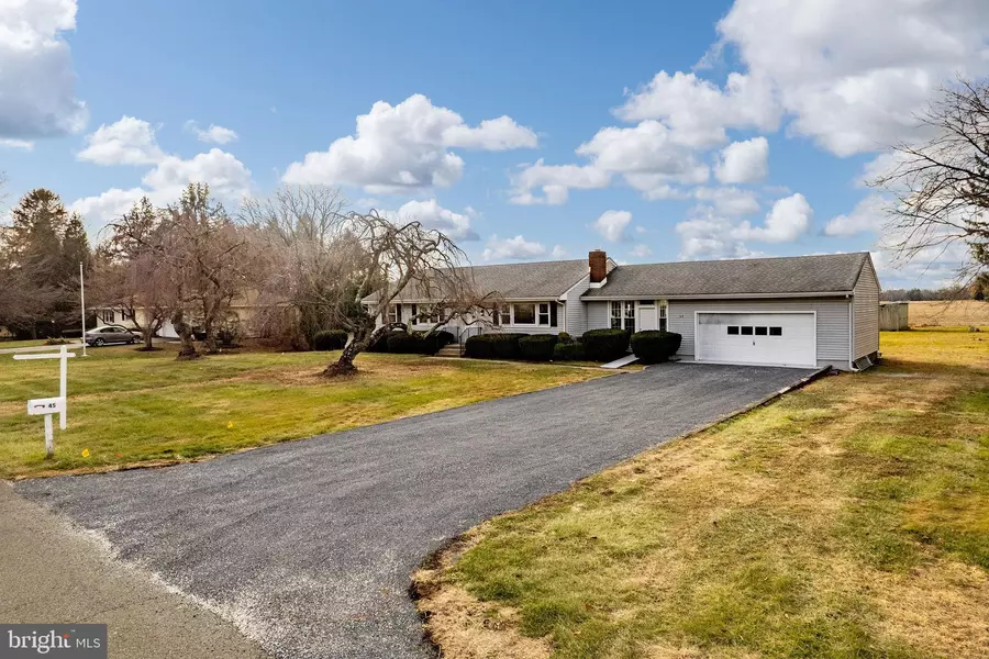 45 CUBBERLEY RD, West Windsor, NJ 08550
