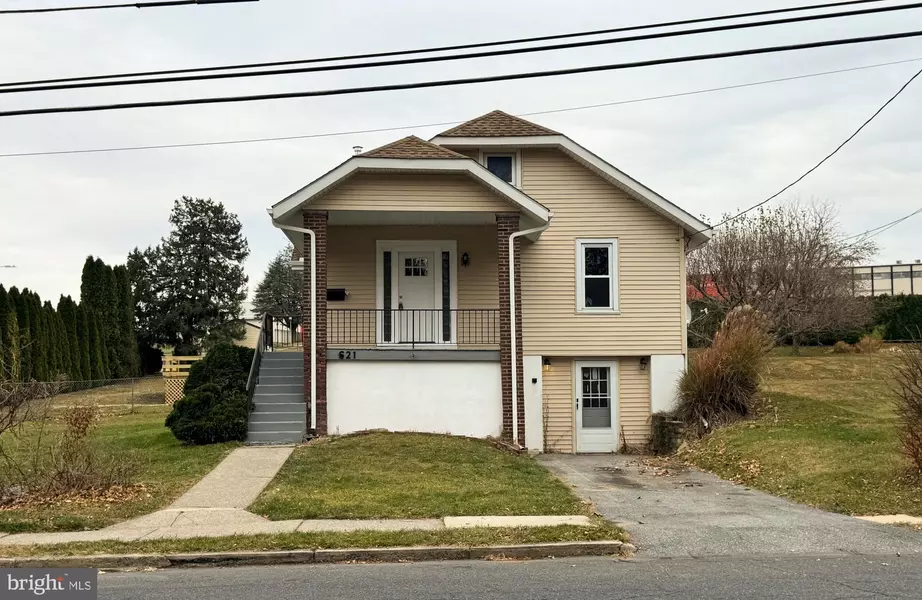 621 SAINT JOHN ST, Catasauqua, PA 18032