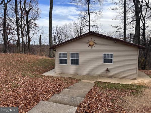 Hedgesville, WV 25427,384 TRAPPER RIDGE LN