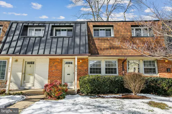 238 S VIRGINIA AVE #95, Falls Church, VA 22046