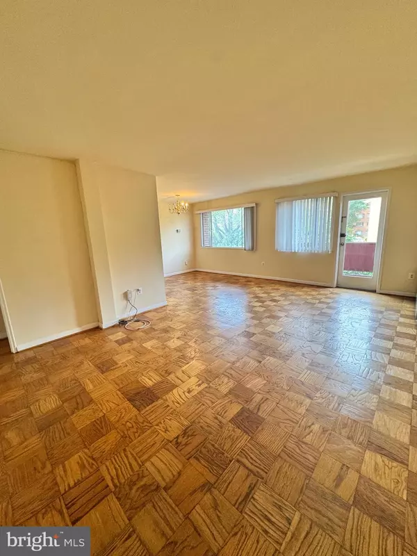 Arlington, VA 22204,1830 COLUMBIA PIKE #115