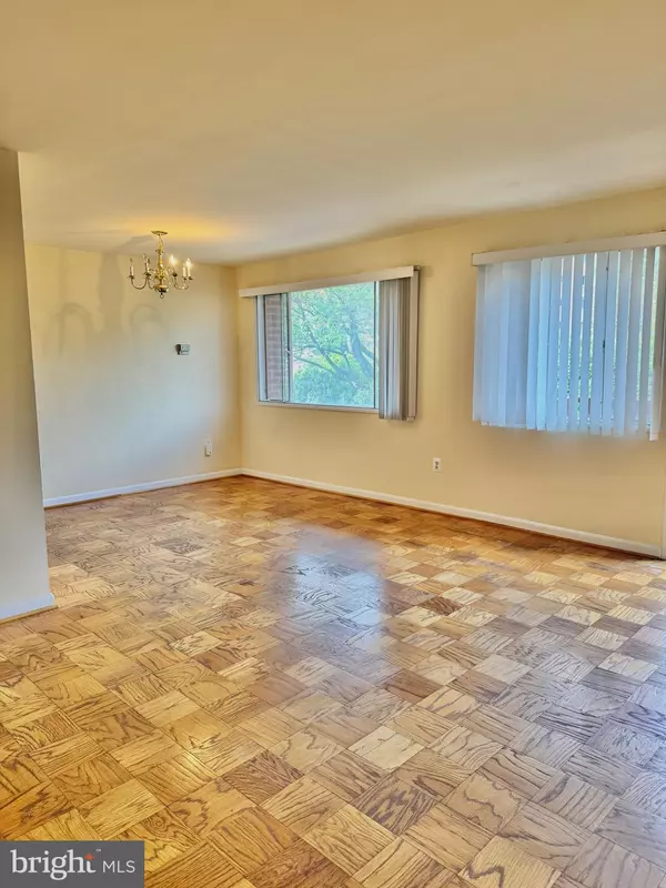 Arlington, VA 22204,1830 COLUMBIA PIKE #115
